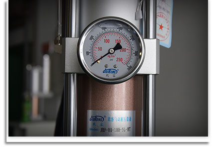 8噸單體式增壓缸 8噸單體式增壓缸